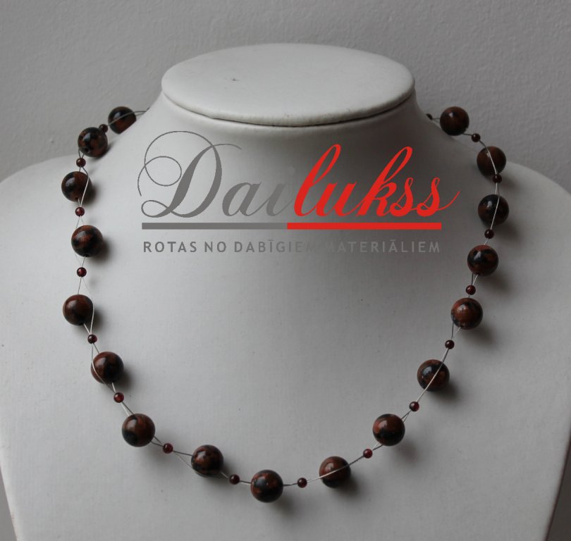 Zilais un zelta smilšakmens, granāts