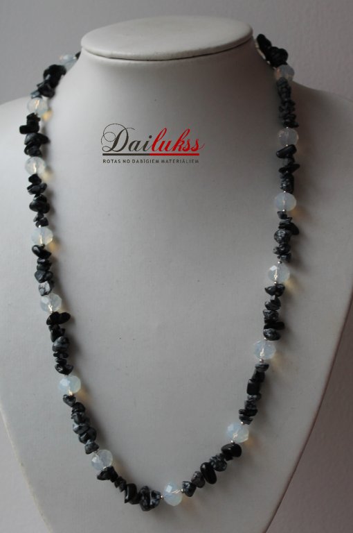 Sniegpārsliņu obsidiāns, Mēnesakmens